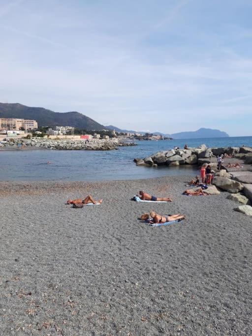 Pisi Home, 2 Min Dalla Spiaggia E Dall' Ospedale Gaslini Genua Exteriör bild