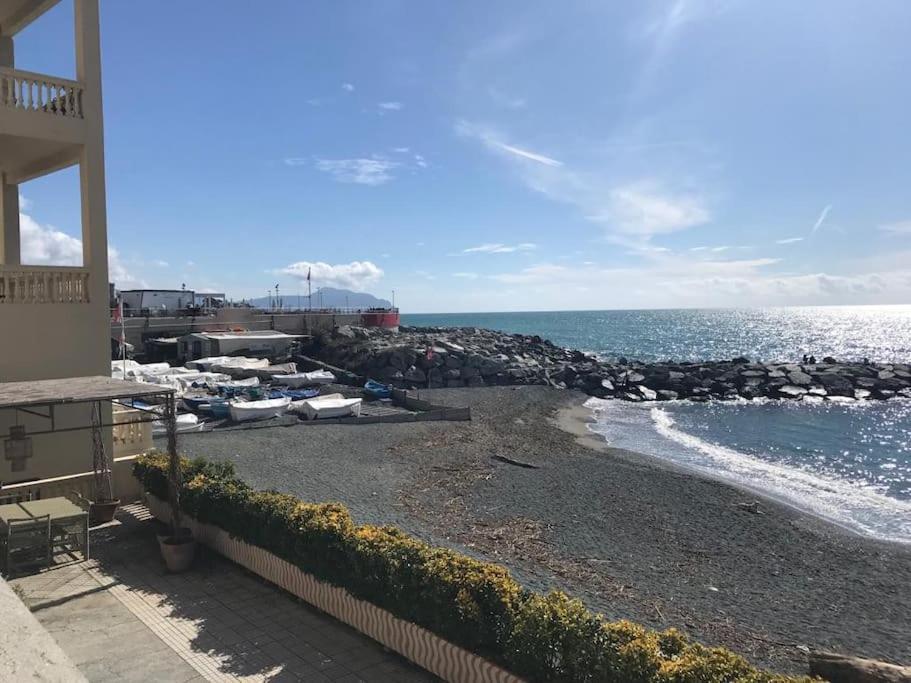Pisi Home, 2 Min Dalla Spiaggia E Dall' Ospedale Gaslini Genua Exteriör bild