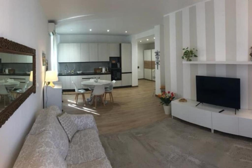 Pisi Home, 2 Min Dalla Spiaggia E Dall' Ospedale Gaslini Genua Exteriör bild