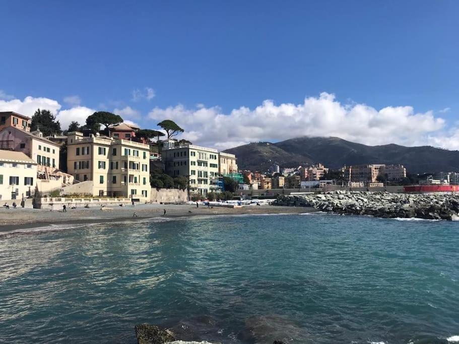 Pisi Home, 2 Min Dalla Spiaggia E Dall' Ospedale Gaslini Genua Exteriör bild