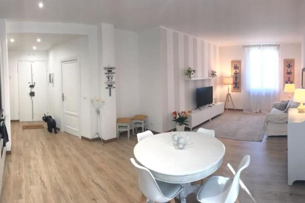 Pisi Home, 2 Min Dalla Spiaggia E Dall' Ospedale Gaslini Genua Exteriör bild